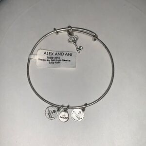 BNWOT Skeleton Key Bracelet by Alex and Ani